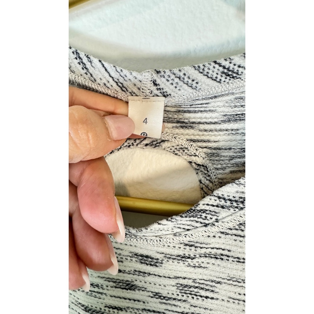 Lululemon Fast as Light Muscle Tank Crop Size 4 - Picture 7 of 13